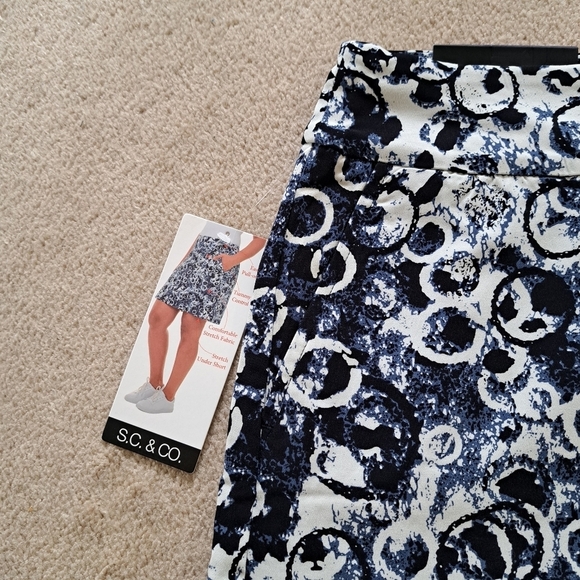 ❤️ S.C.& Co. Pull On Skort Blue White Stretch Print Skirt Women's Various Sizes - Picture 2 of 9
